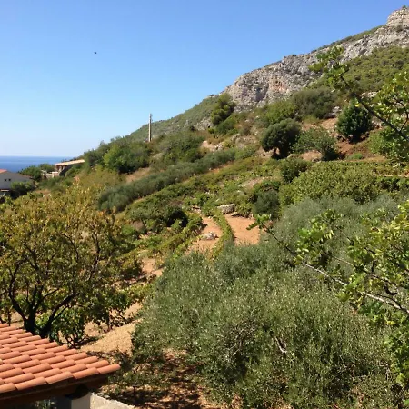 Πανσιόν Bako Komiža