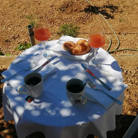 Bako 3* Komiza