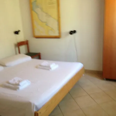 Gostinjska kuća Bako Komiza