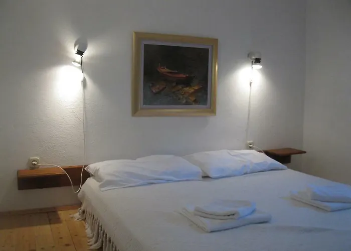 Pensión Bako 3*