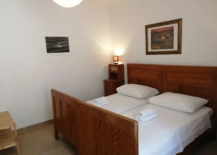 Pensión Bako 3*